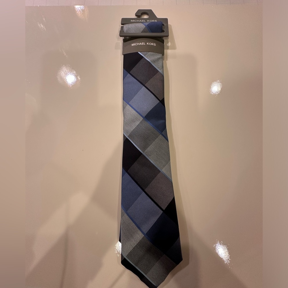 Michael Kors Men’s Tie Shades of Blue